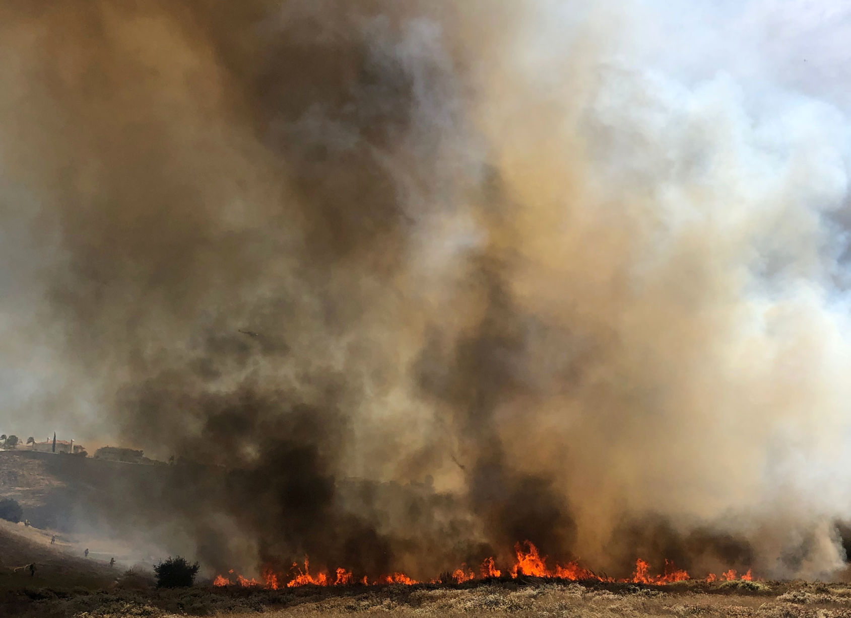 Brush fire burns 110 acres in Chino Hills; road closures in place